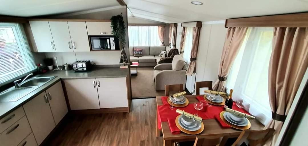 5 Geranium, Holiday Home In Oakdene Forest Park ファーンダウン エクステリア 写真
